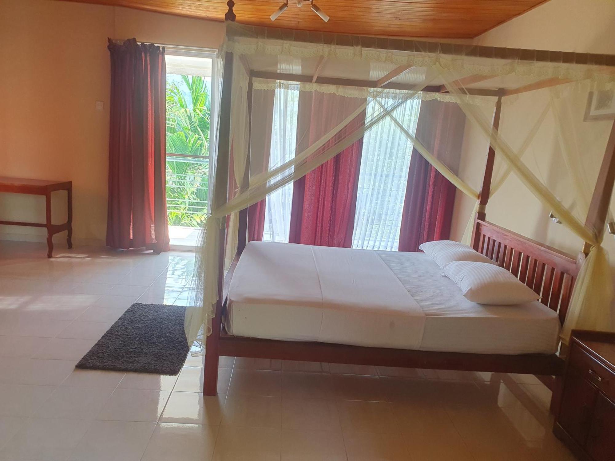 Rainforest Lodge, Deniyaya Singheraja 部屋 写真