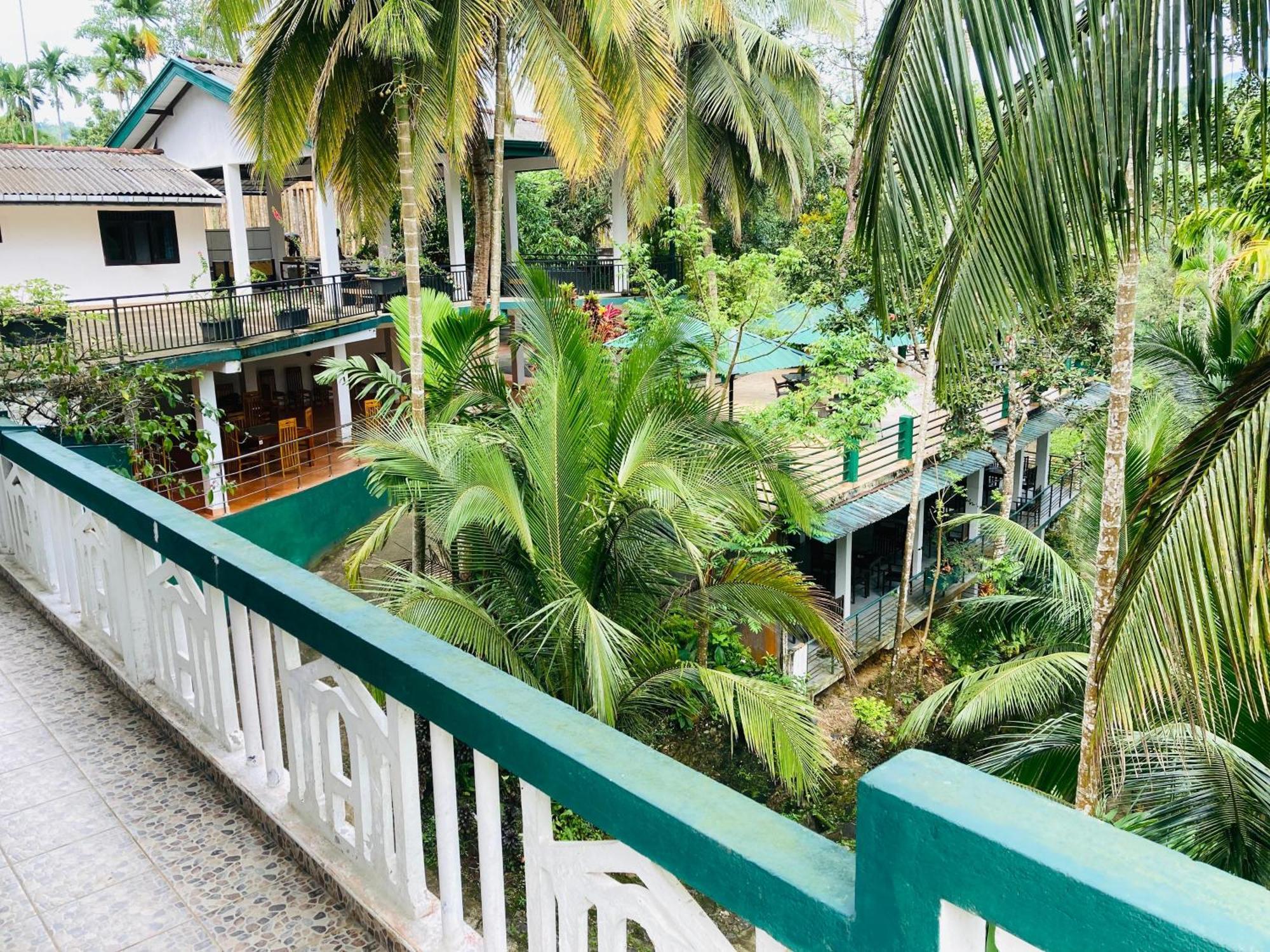 Rainforest Lodge, Deniyaya Singheraja エクステリア 写真