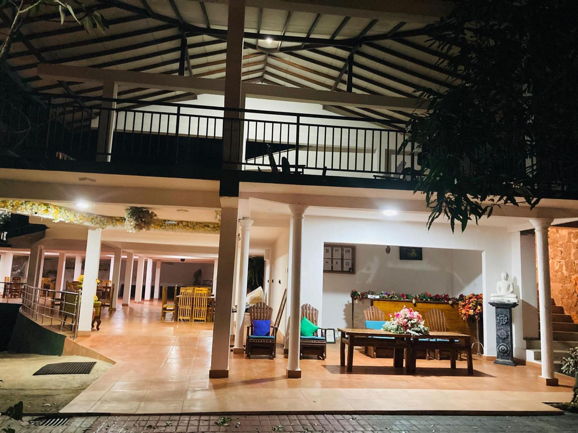 Rainforest Lodge, Deniyaya Singheraja エクステリア 写真