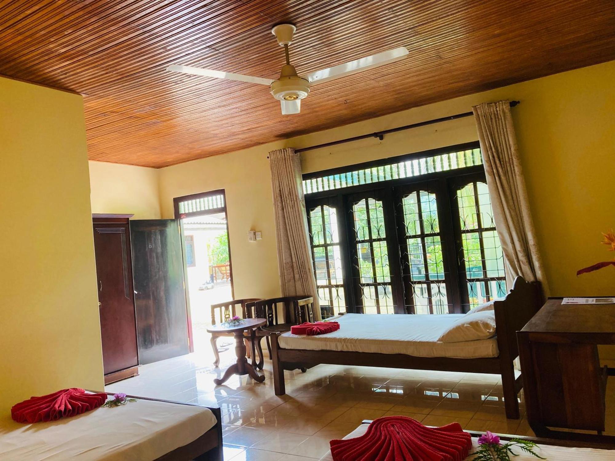 Rainforest Lodge, Deniyaya Singheraja エクステリア 写真