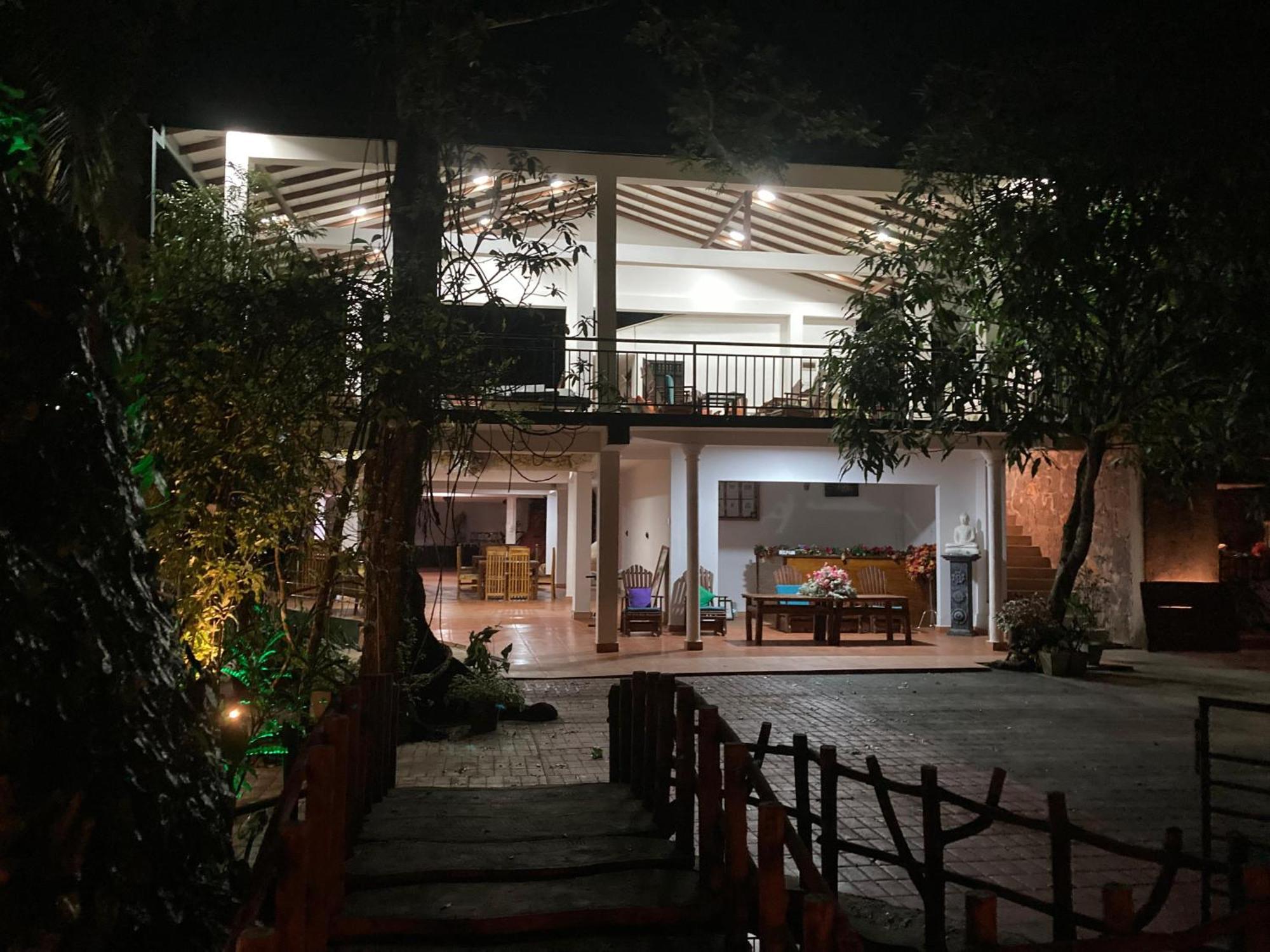 Rainforest Lodge, Deniyaya Singheraja エクステリア 写真