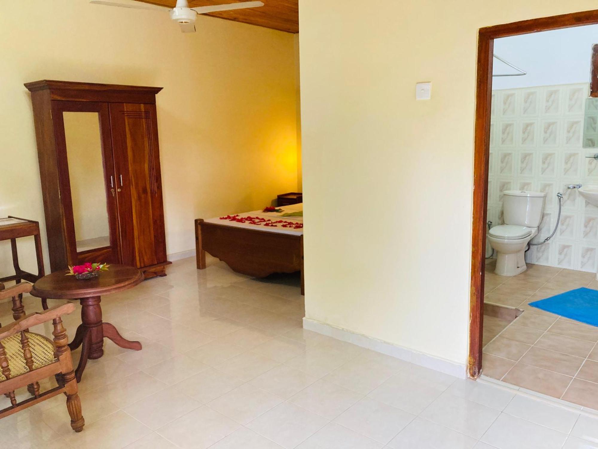 Rainforest Lodge, Deniyaya Singheraja エクステリア 写真
